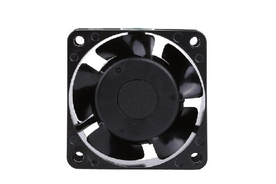 <b>光伏逆變器行業(yè)發(fā)展迅速，進一步拓寬三巨電機散熱風扇應用空間</b>